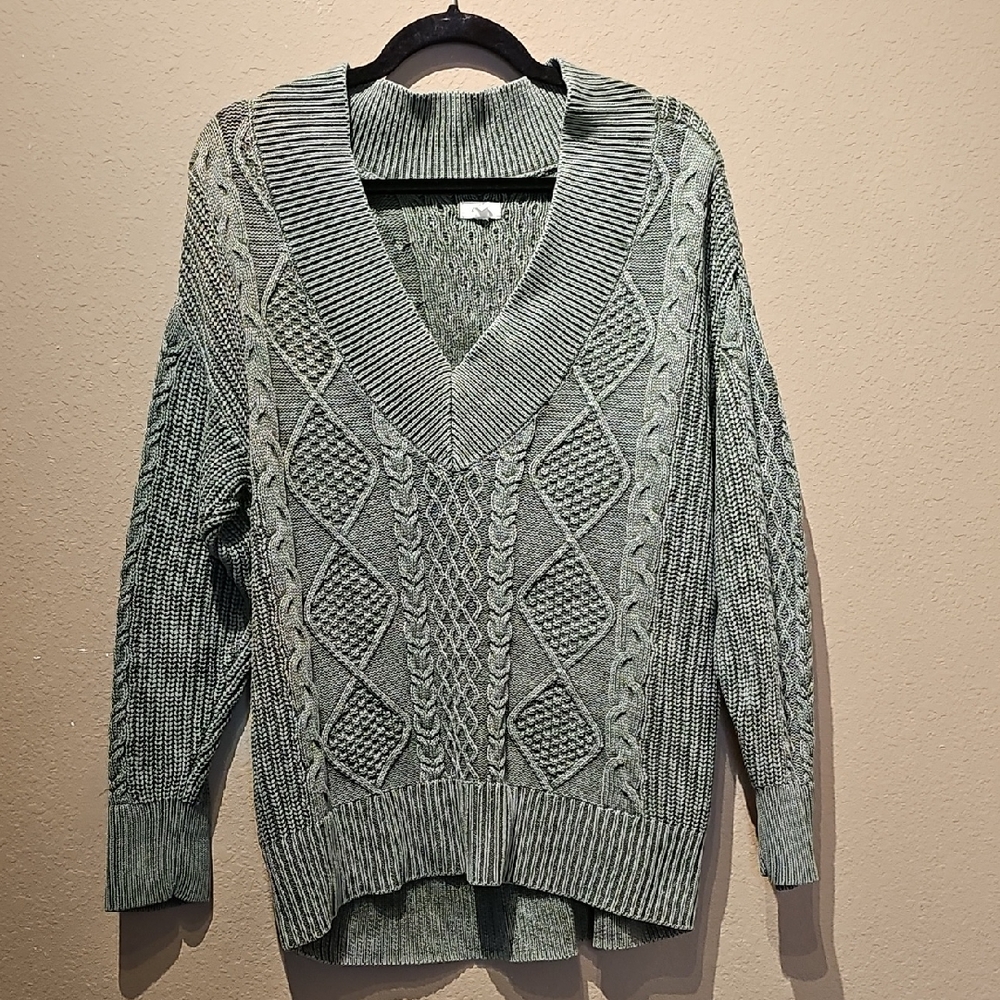 Aerie Olive Green Cable Knit V-Neck Sweater Size Medium